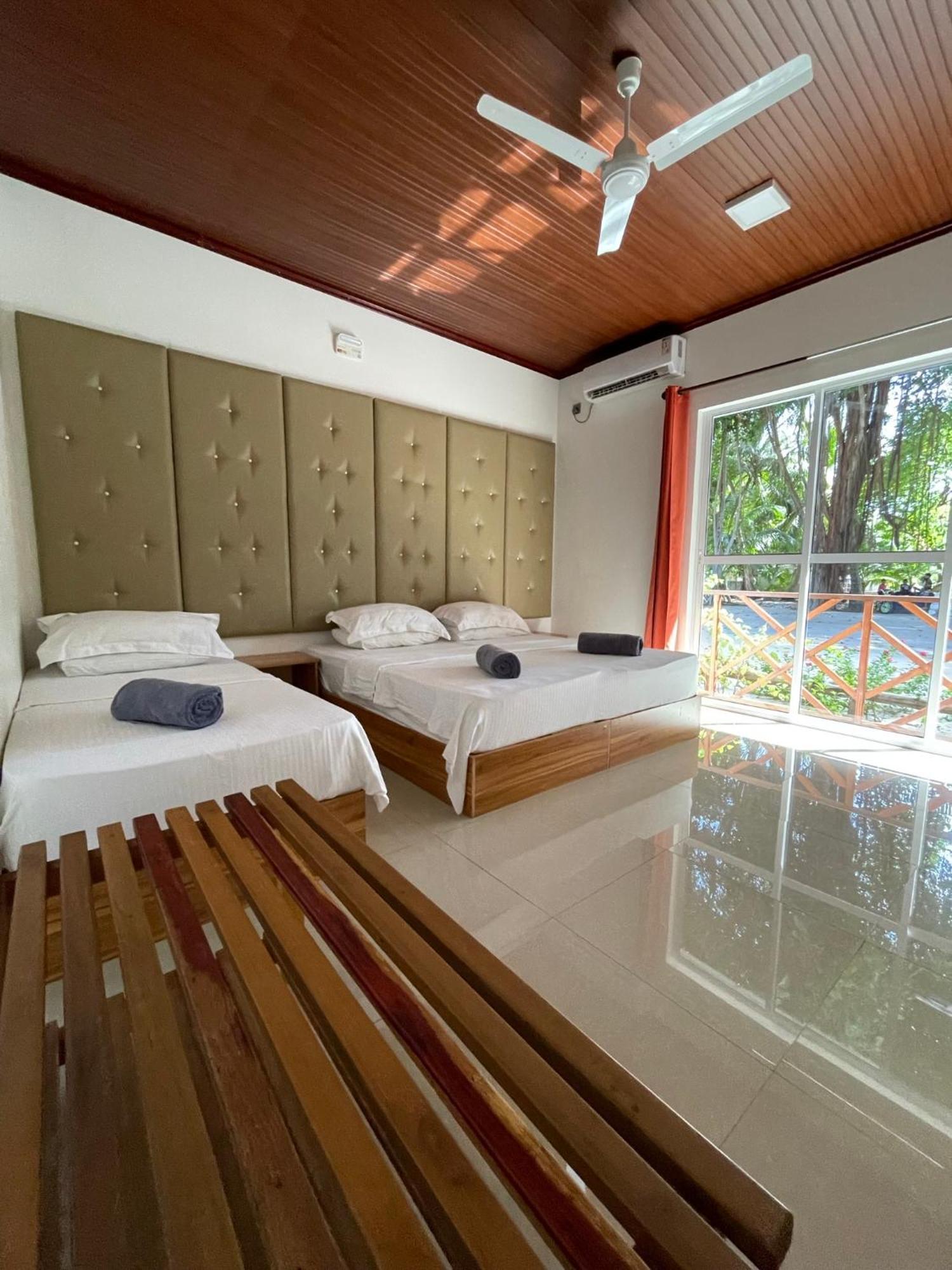Huvan Inn Fulidhoo Exterior foto